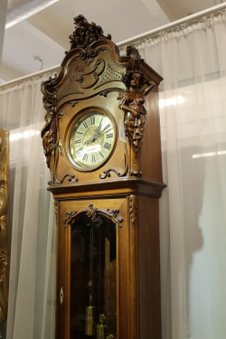 Часы напольные 19 века
