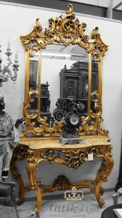 Консоль с зеркалом в стиле барокко